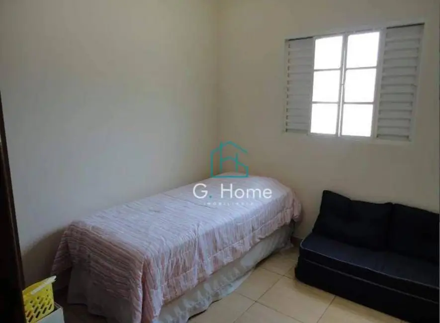Casa com 3 quartos à venda, 250m2 em Conjunto Professora Hilda Mandarino, Londrina - PR - imagem 7 Foto 7 de Casa com 3 quartos à venda, 250m2 em Conjunto Professora Hilda Mandarino, Londrina - PR