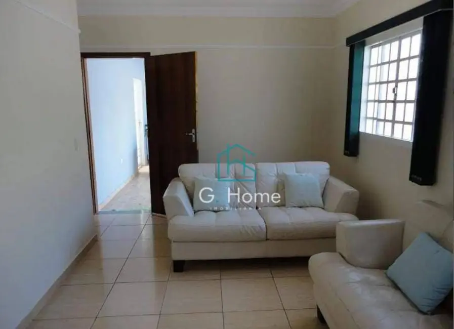 Casa com 3 quartos à venda, 250m2 em Conjunto Professora Hilda Mandarino, Londrina - PR - imagem 4 Foto 4 de Casa com 3 quartos à venda, 250m2 em Conjunto Professora Hilda Mandarino, Londrina - PR