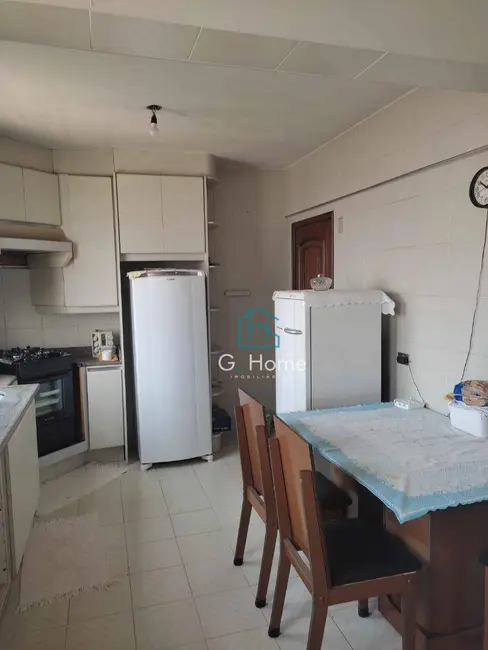 Apartamento com 3 quartos à venda, 152m2 em Centro, Londrina - PR - imagem 6 Foto 6 de Apartamento com 3 quartos à venda, 152m2 em Centro, Londrina - PR