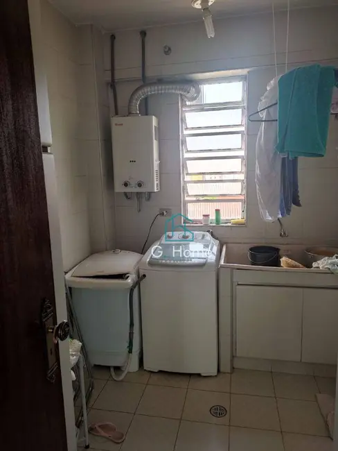 Apartamento com 3 quartos à venda, 152m2 em Centro, Londrina - PR - imagem 8 Foto 8 de Apartamento com 3 quartos à venda, 152m2 em Centro, Londrina - PR