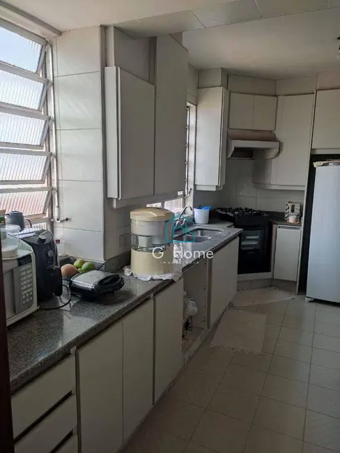 Apartamento com 3 quartos à venda, 152m2 em Centro, Londrina - PR - imagem 7 Foto 7 de Apartamento com 3 quartos à venda, 152m2 em Centro, Londrina - PR