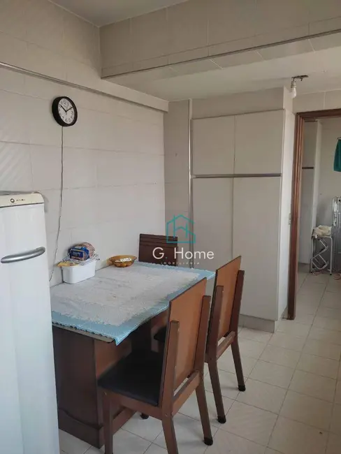 Apartamento com 3 quartos à venda, 152m2 em Centro, Londrina - PR - imagem 5 Foto 5 de Apartamento com 3 quartos à venda, 152m2 em Centro, Londrina - PR