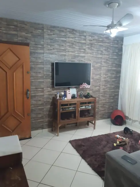 Casa com 3 quartos à venda, 200m2 em Conjunto Parigot de Souza 3, Londrina - PR - imagem 5 Foto 5 de Casa com 3 quartos à venda, 200m2 em Conjunto Parigot de Souza 3, Londrina - PR