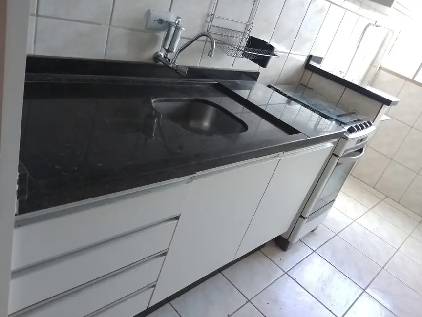 Apartamento com 3 quartos à venda, 77m2 em Conjunto Café, Londrina - PR - imagem 9 Foto 9 de Apartamento com 3 quartos à venda, 77m2 em Conjunto Café, Londrina - PR