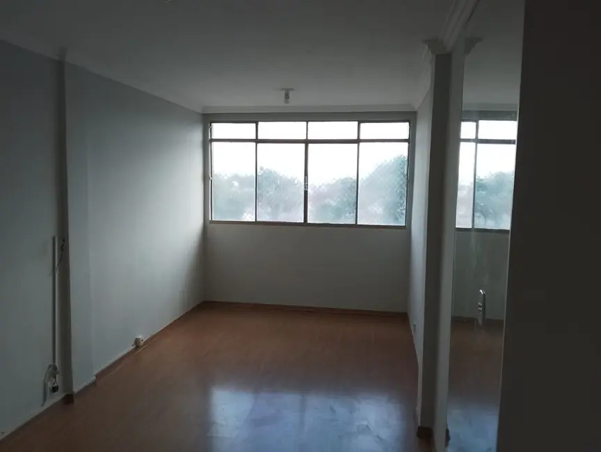 Apartamento com 3 quartos à venda, 77m2 em Conjunto Café, Londrina - PR - imagem 5 Foto 5 de Apartamento com 3 quartos à venda, 77m2 em Conjunto Café, Londrina - PR