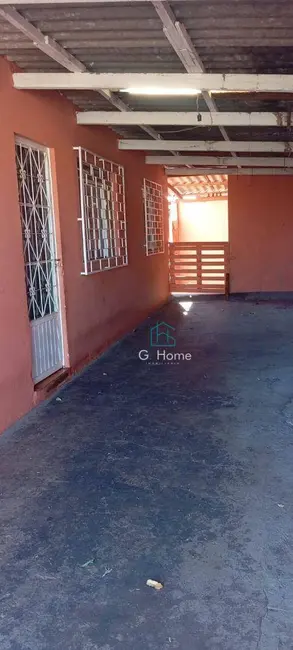 Casa com 3 quartos à venda, 250m2 em Londrina - PR - imagem 3 Foto 3 de Casa com 3 quartos à venda, 250m2 em Londrina - PR