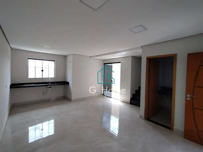 Sobrado com 3 quartos à venda, 133m2 em Jardim Portal dos Pioneiros, Londrina - PR - imagem 3 Foto 3 de Sobrado com 3 quartos à venda, 133m2 em Jardim Portal dos Pioneiros, Londrina - PR