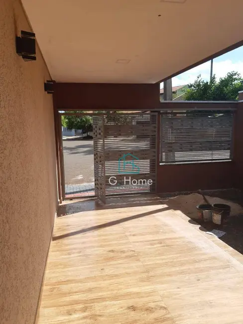 Casa com 3 quartos à venda, 177m2 em Londrina - PR - imagem 3 Foto 3 de Casa com 3 quartos à venda, 177m2 em Londrina - PR