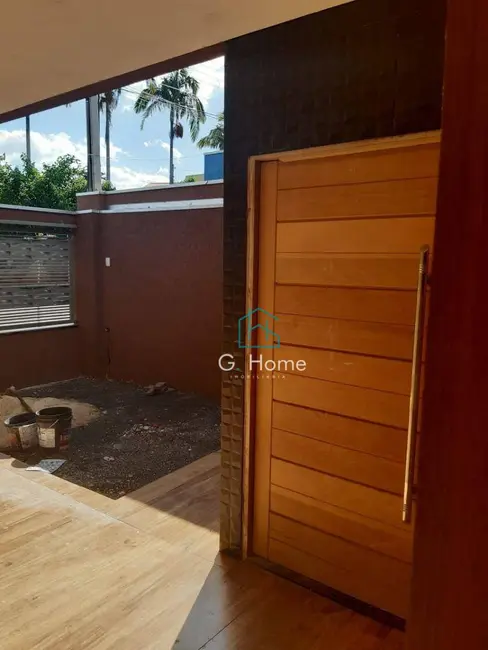 Casa com 3 quartos à venda, 177m2 em Londrina - PR - imagem 4 Foto 4 de Casa com 3 quartos à venda, 177m2 em Londrina - PR