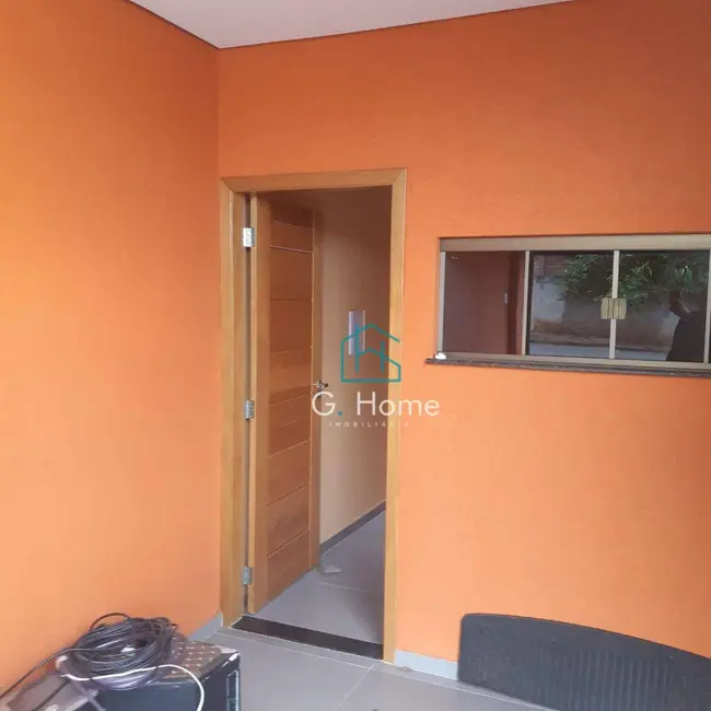 Casa com 3 quartos à venda, 177m2 em Londrina - PR - imagem 3 Foto 3 de Casa com 3 quartos à venda, 177m2 em Londrina - PR