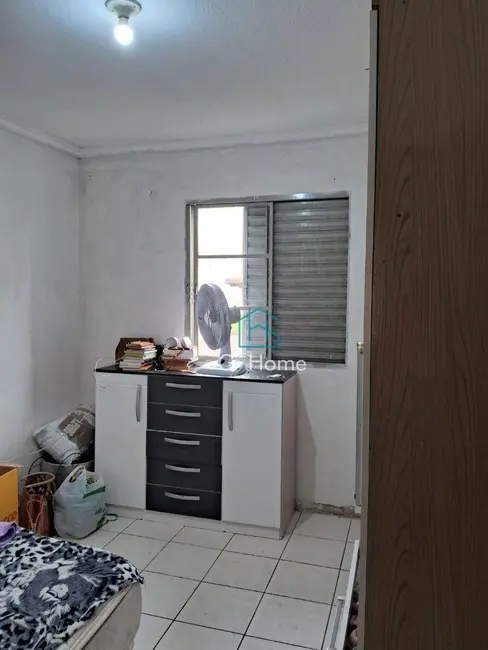 Apartamento com 2 quartos à venda, 54m2 em Conjunto Vivi Xavier, Londrina - PR - imagem 6 Foto 6 de Apartamento com 2 quartos à venda, 54m2 em Conjunto Vivi Xavier, Londrina - PR