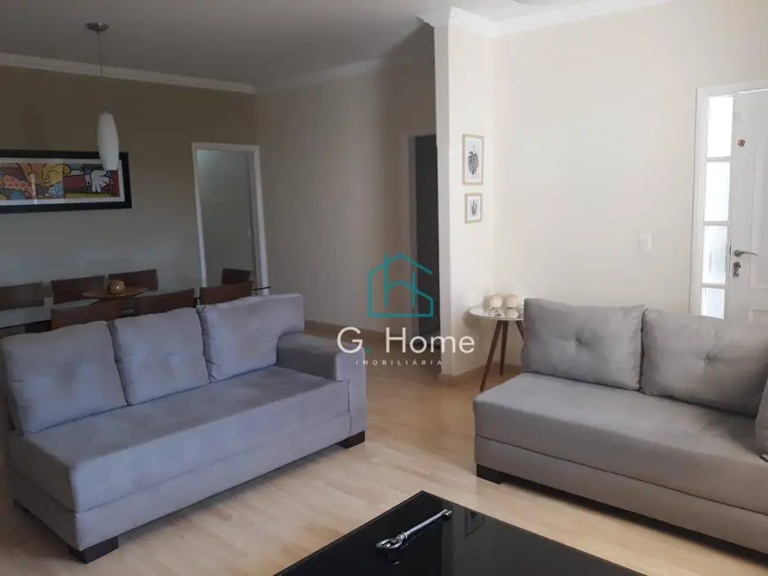 Casa com 3 quartos à venda, 250m2 em Maria Lúcia, Londrina - PR - imagem 7 Foto 7 de Casa com 3 quartos à venda, 250m2 em Maria Lúcia, Londrina - PR
