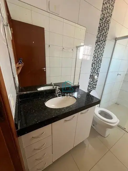 Foto 7 de Casa com 2 quartos para alugar, 125m2 em Califórnia, Londrina - PR