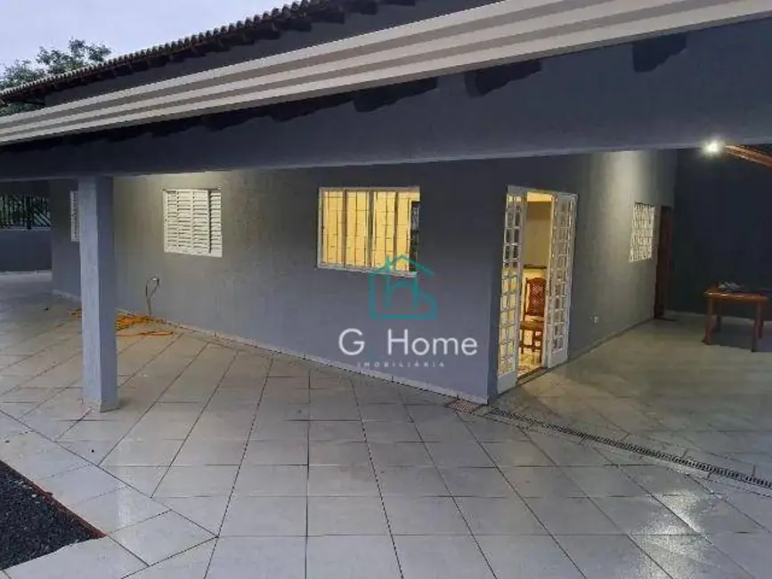 Casa com 3 quartos à venda, 252m2 em Conjunto Habitacional Alexandre Urbanas, Londrina - PR - imagem 3 Foto 3 de Casa com 3 quartos à venda, 252m2 em Conjunto Habitacional Alexandre Urbanas, Londrina - PR