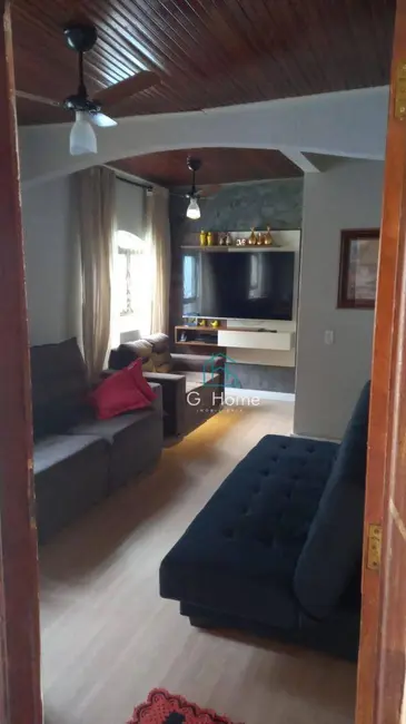 Casa com 3 quartos à venda, 200m2 em Aquilles Sthengel, Londrina - PR - imagem 2 Foto 2 de Casa com 3 quartos à venda, 200m2 em Aquilles Sthengel, Londrina - PR