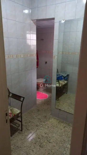 Casa com 3 quartos à venda, 200m2 em Aquilles Sthengel, Londrina - PR - imagem 8 Foto 8 de Casa com 3 quartos à venda, 200m2 em Aquilles Sthengel, Londrina - PR