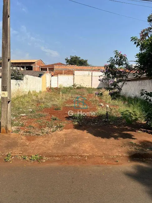 Foto 1 de Terreno / Lote à venda, 300m2 em Londrina - PR