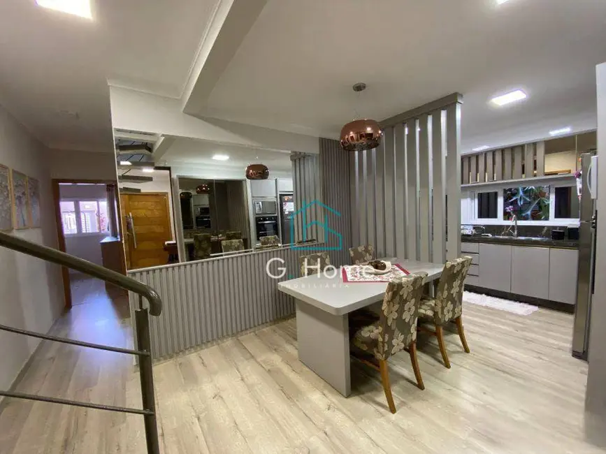 Casa com 5 quartos à venda, 225m2 em Ibipora - PR - imagem 7 Foto 7 de Casa com 5 quartos à venda, 225m2 em Ibipora - PR