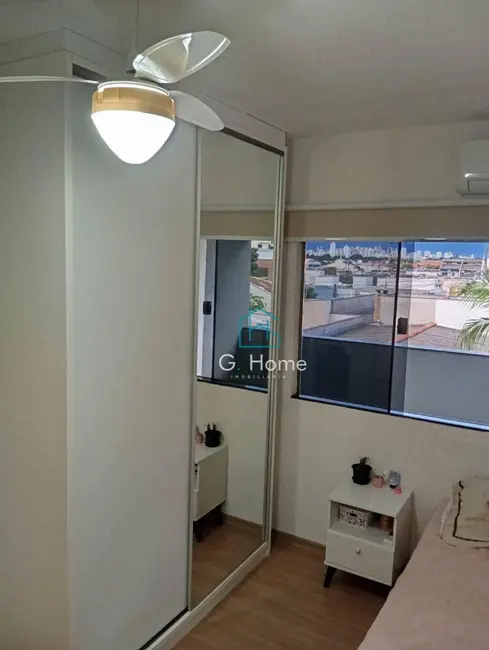 Sobrado com 3 quartos à venda, 250m2 em Jardim do Leste, Londrina - PR - imagem 8 Foto 8 de Sobrado com 3 quartos à venda, 250m2 em Jardim do Leste, Londrina - PR