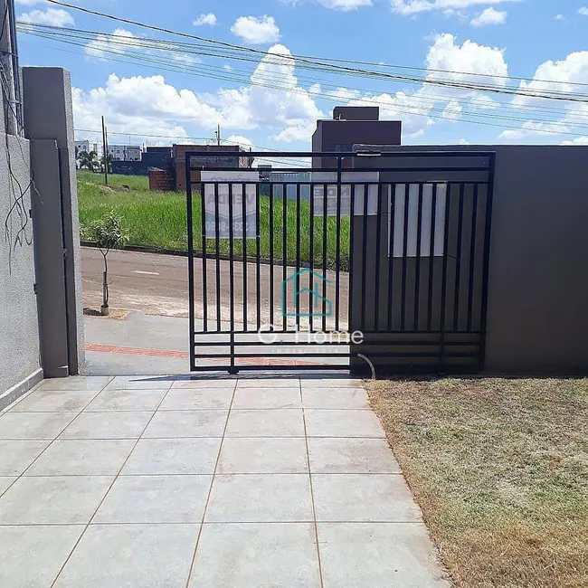Foto 2 de Casa com 2 quartos à venda, 125m2 em Olímpico, Londrina - PR