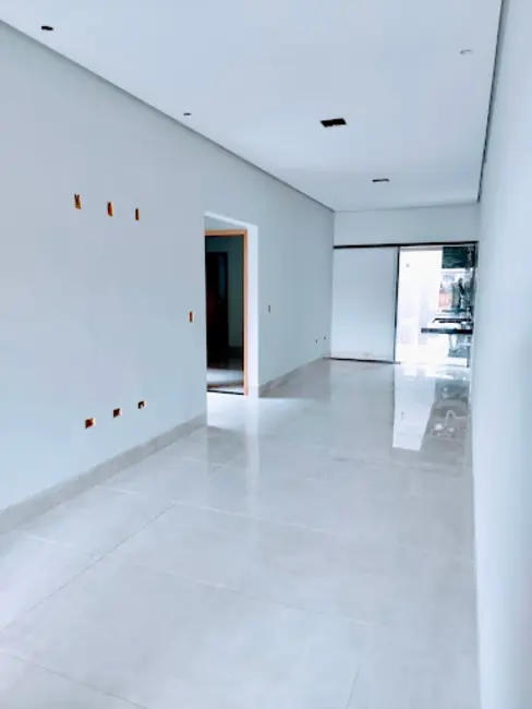 Casa com 3 quartos à venda, 128m2 em Londrina - PR - imagem 3 Foto 3 de Casa com 3 quartos à venda, 128m2 em Londrina - PR