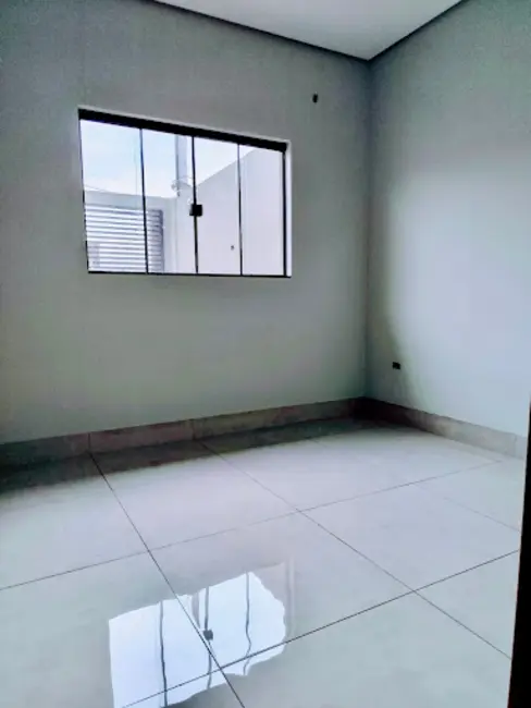 Casa com 3 quartos à venda, 128m2 em Londrina - PR - imagem 8 Foto 8 de Casa com 3 quartos à venda, 128m2 em Londrina - PR
