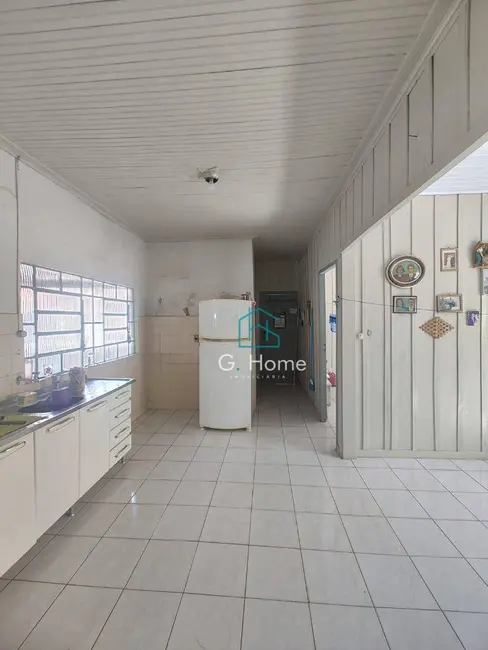 Casa com 3 quartos à venda, 252m2 em Recreio, Londrina - PR - imagem 8 Foto 8 de Casa com 3 quartos à venda, 252m2 em Recreio, Londrina - PR