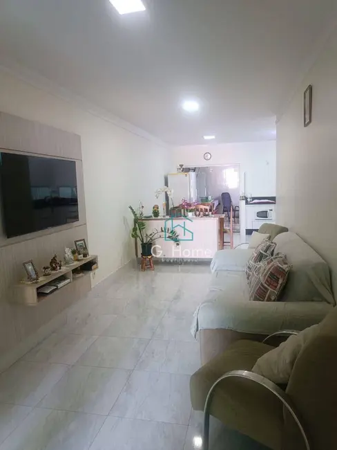 Casa com 3 quartos à venda, 180m2 em Jardim Vale Verde, Londrina - PR - imagem 4 Foto 4 de Casa com 3 quartos à venda, 180m2 em Jardim Vale Verde, Londrina - PR
