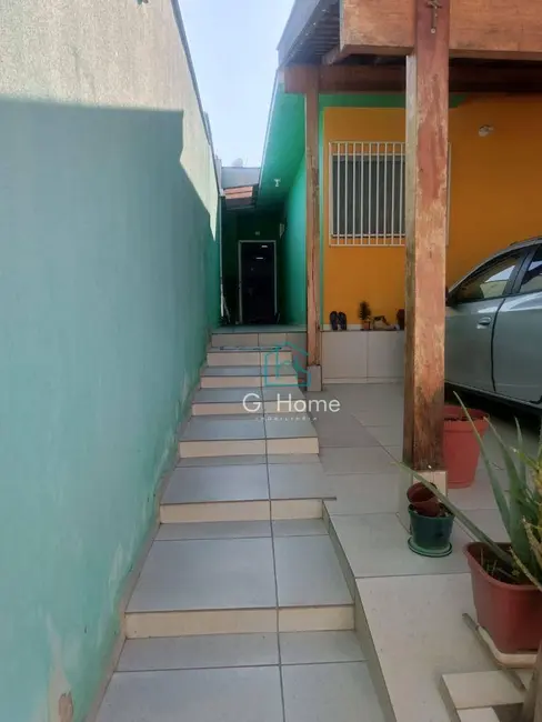 Casa com 3 quartos à venda, 180m2 em Jardim Vale Verde, Londrina - PR - imagem 2 Foto 2 de Casa com 3 quartos à venda, 180m2 em Jardim Vale Verde, Londrina - PR