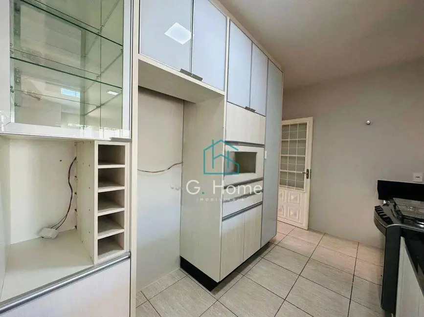 Foto 8 de Casa com 2 quartos à venda, 125m2 em Conjunto Habitacional Alexandre Urbanas, Londrina - PR