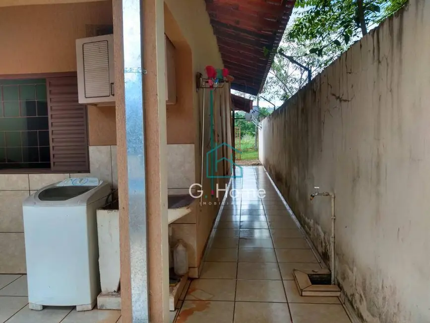 Chácara com 2 quartos à venda, 3000m2 em Londrina - PR - imagem 9 Foto 9 de Chácara com 2 quartos à venda, 3000m2 em Londrina - PR