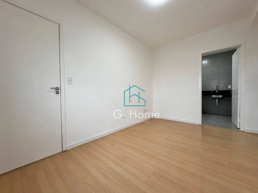 Apartamento com 2 quartos à venda, 49m2 em Ouro Verde, Londrina - PR - imagem 3 Foto 3 de Apartamento com 2 quartos à venda, 49m2 em Ouro Verde, Londrina - PR