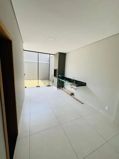 Sobrado com 3 quartos à venda, 160m2 em Leonor, Londrina - PR - imagem 5 Foto 5 de Sobrado com 3 quartos à venda, 160m2 em Leonor, Londrina - PR
