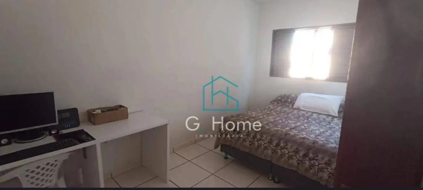 Casa com 3 quartos à venda, 198m2 em Conjunto Habitacional José Garcia Molina, Londrina - PR - imagem 8 Foto 8 de Casa com 3 quartos à venda, 198m2 em Conjunto Habitacional José Garcia Molina, Londrina - PR