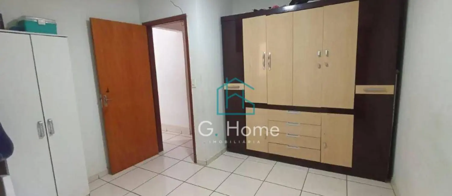 Casa com 3 quartos à venda, 198m2 em Conjunto Habitacional José Garcia Molina, Londrina - PR - imagem 9 Foto 9 de Casa com 3 quartos à venda, 198m2 em Conjunto Habitacional José Garcia Molina, Londrina - PR