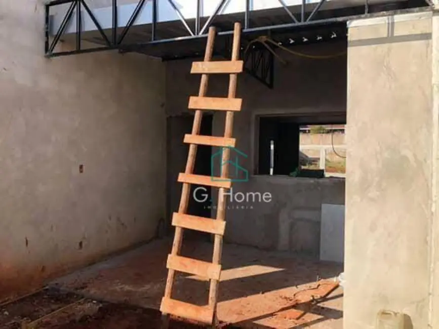 Casa com 3 quartos à venda, 200m2 em Jardim Planalto, Londrina - PR - imagem 2 Foto 2 de Casa com 3 quartos à venda, 200m2 em Jardim Planalto, Londrina - PR