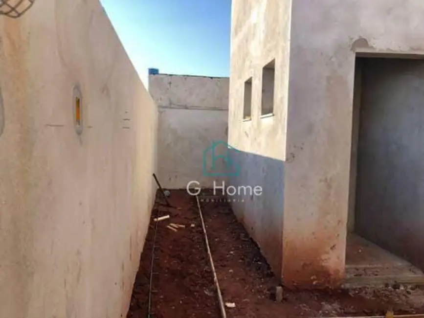 Casa com 3 quartos à venda, 200m2 em Jardim Planalto, Londrina - PR - imagem 3 Foto 3 de Casa com 3 quartos à venda, 200m2 em Jardim Planalto, Londrina - PR