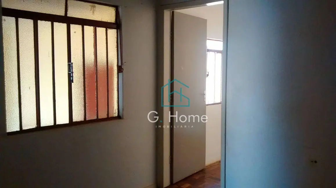 Casa com 3 quartos à venda, 200m2 em Conjunto Parigot de Souza 1, Londrina - PR - imagem 7 Foto 7 de Casa com 3 quartos à venda, 200m2 em Conjunto Parigot de Souza 1, Londrina - PR