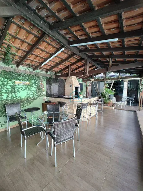 Casa com 2 quartos à venda, 275m2 em Aragarça, Londrina - PR - imagem 3 Foto 3 de Casa com 2 quartos à venda, 275m2 em Aragarça, Londrina - PR