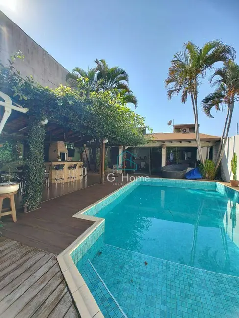 Casa com 2 quartos à venda, 275m2 em Aragarça, Londrina - PR - imagem 1 Foto 1 de Casa com 2 quartos à venda, 275m2 em Aragarça, Londrina - PR