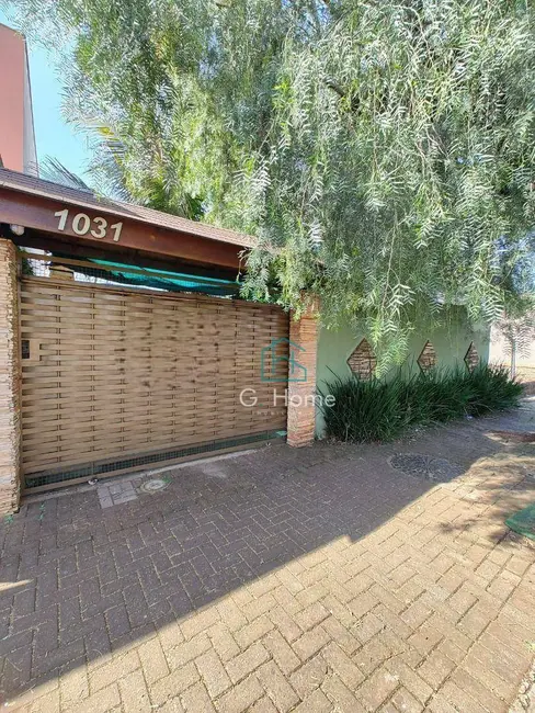 Casa com 2 quartos à venda, 275m2 em Aragarça, Londrina - PR - imagem 2 Foto 2 de Casa com 2 quartos à venda, 275m2 em Aragarça, Londrina - PR