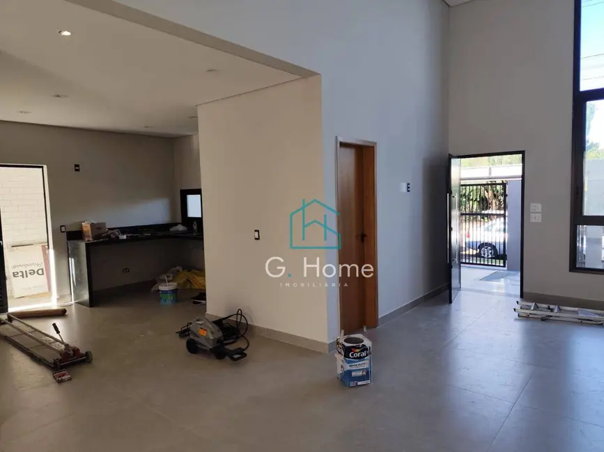 Casa com 3 quartos à venda, 250m2 em Loteamento Chamonix, Londrina - PR - imagem 3 Foto 3 de Casa com 3 quartos à venda, 250m2 em Loteamento Chamonix, Londrina - PR
