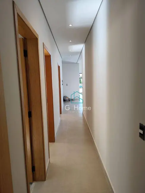 Casa com 3 quartos à venda, 250m2 em Loteamento Chamonix, Londrina - PR - imagem 4 Foto 4 de Casa com 3 quartos à venda, 250m2 em Loteamento Chamonix, Londrina - PR