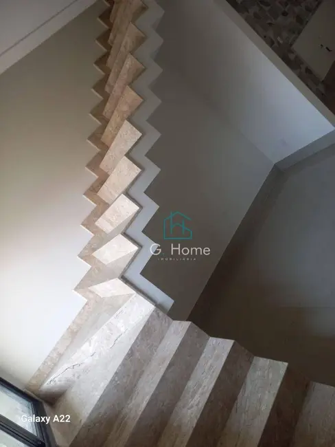 Sobrado com 3 quartos à venda, 180m2 em Andrade, Londrina - PR - imagem 4 Foto 4 de Sobrado com 3 quartos à venda, 180m2 em Andrade, Londrina - PR