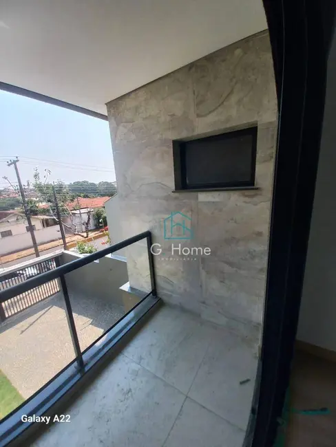 Sobrado com 3 quartos à venda, 180m2 em Andrade, Londrina - PR - imagem 9 Foto 9 de Sobrado com 3 quartos à venda, 180m2 em Andrade, Londrina - PR