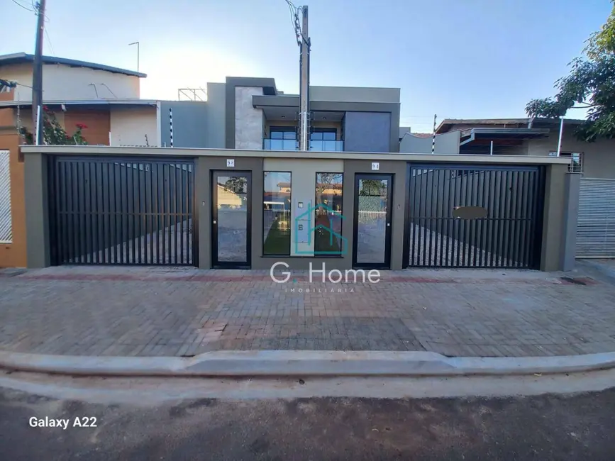 Foto 1 de Sobrado com 3 quartos à venda, 180m2 em Andrade, Londrina - PR