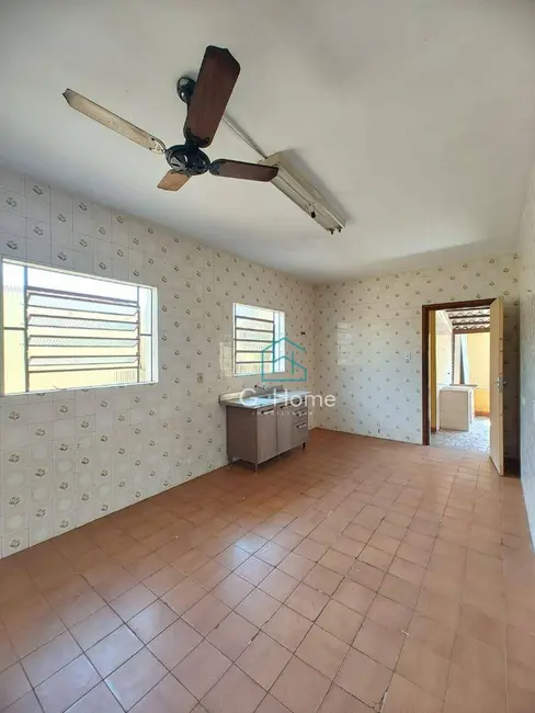 Casa com 3 quartos à venda, 553m2 em Califórnia, Londrina - PR - imagem 9 Foto 9 de Casa com 3 quartos à venda, 553m2 em Califórnia, Londrina - PR