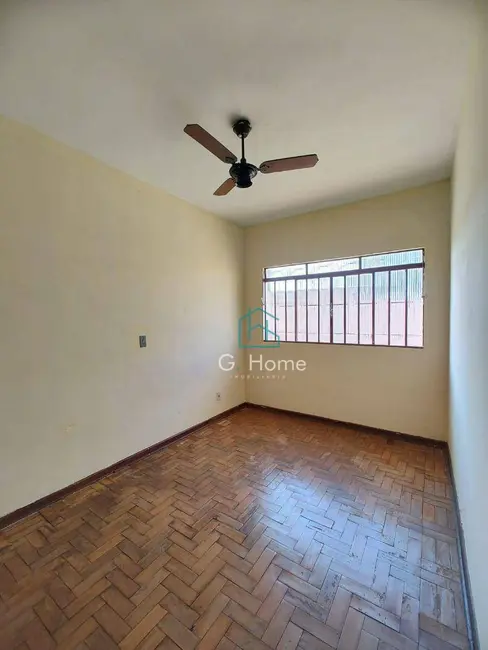 Casa com 3 quartos à venda, 553m2 em Califórnia, Londrina - PR - imagem 6 Foto 6 de Casa com 3 quartos à venda, 553m2 em Califórnia, Londrina - PR