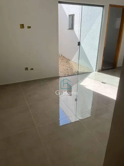 Casa com 3 quartos à venda, 150m2 em Colúmbia, Londrina - PR - imagem 3 Foto 3 de Casa com 3 quartos à venda, 150m2 em Colúmbia, Londrina - PR