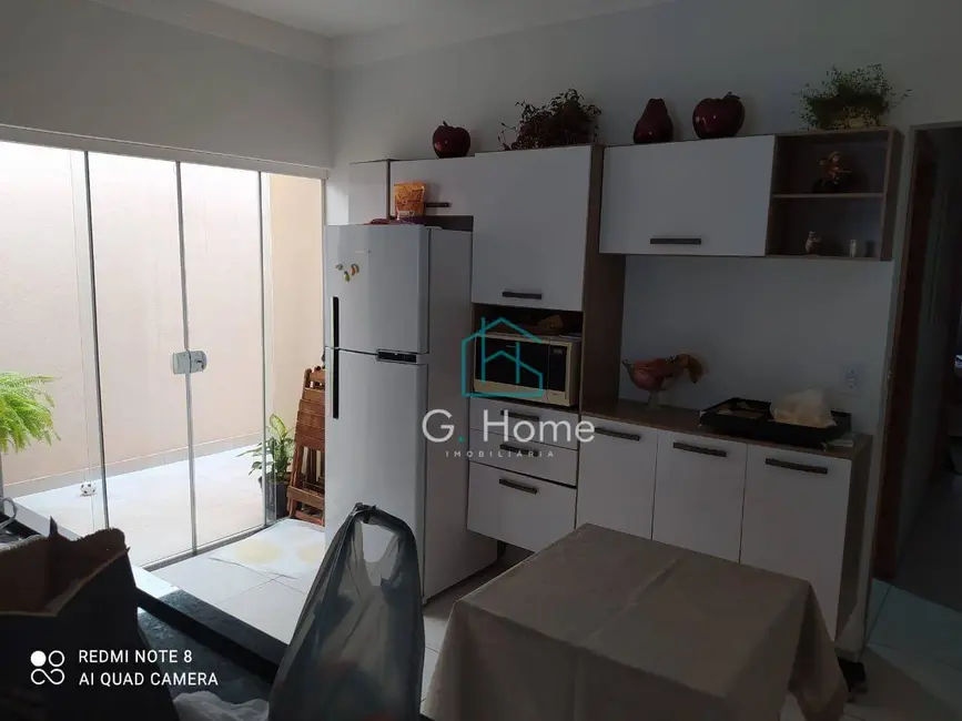 Casa com 3 quartos à venda, 125m2 em Coliseu, Londrina - PR - imagem 4 Foto 4 de Casa com 3 quartos à venda, 125m2 em Coliseu, Londrina - PR